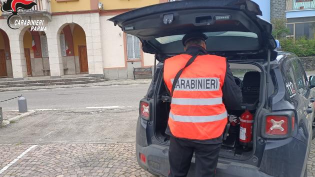 Borgo val di taro: gli rubano l'identità e gli attivano un contratto per la fornitura di gas a sua insaputa. Denunciato 22enne italiano