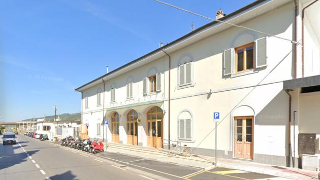 Incendio ad una motrice: tornata regolare la circolazione dei treni tra Massa e Forte dei Marmi dopo rallentamenti