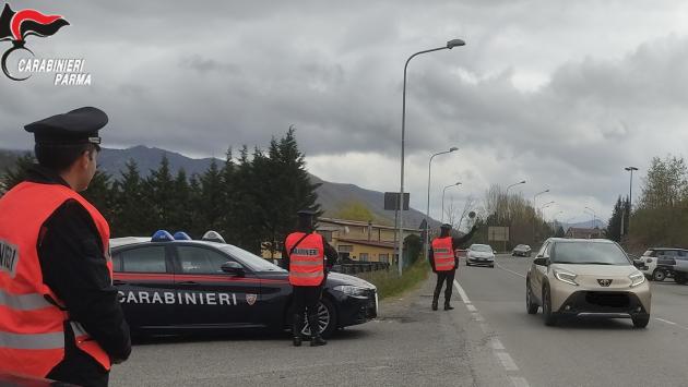 Borgo Val di Taro: scorrazza per il centro cittadino in sella ad uno scooter sottoposto a sequestro. Denunciato 54enne