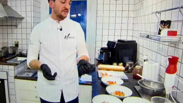Tutta colpa dei bastoncini di pesce, lo chef parmigiano "a domicilio" Andrea Poli in Tv su rai 3