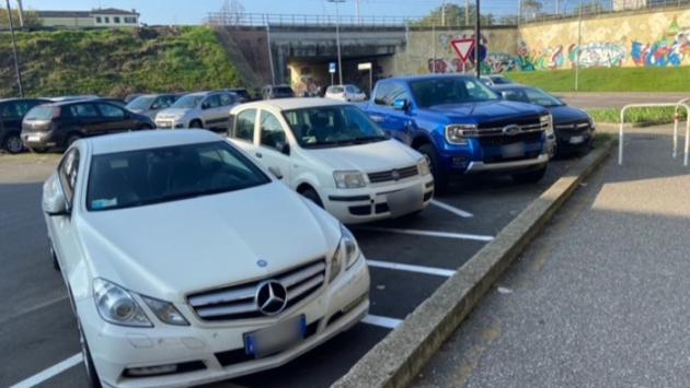 Via Doberdo’: parcheggio selvaggio 