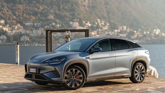 Sealion 7: Byd rilancia, suv elettrico con linee da coupé e tantissima tecnologia