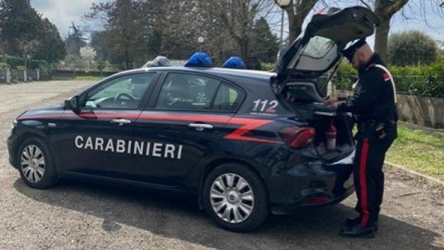 Truffa via Whatsapp: carabinieri denunciano un giovane