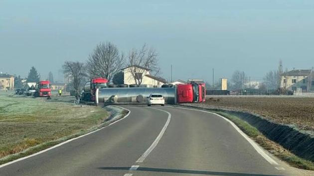 Camion ribaltato