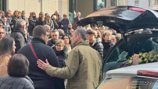 Ristoratrice suicida, ai funerali figlio indagato per istigazione