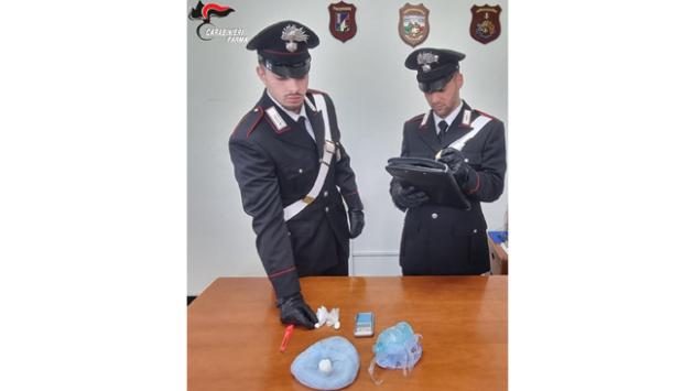 Bore: tradito da un cd-rom sporco di cocaina durante un controllo stradale. I carabinieri ne trovano oltre 40 grammi a casa. Arrestato  52enne