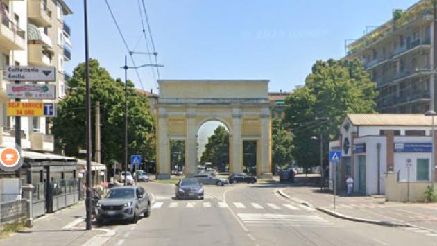 Auti fuori strada all'arco di San Lazzaro: un ferito al Maggiore
