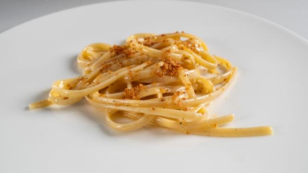 Linguine al Bronzo. Barilla, burro, pepe e trota