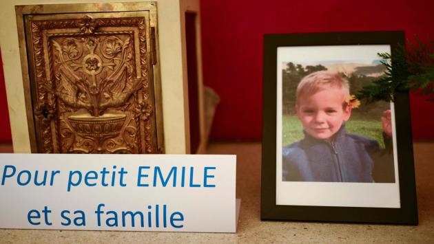 Svolta nel caso del piccolo Emile in Franciafermati i nonni