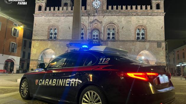 Fidenza: in regime di detenzione domiciliare esce di casa e ubriaco infastidisce i passanti in centro citta’. 43enne italiano arrestato dai carabinieri per evasione e resistenza a pubblico ufficiale. 