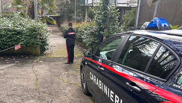Rompono il vetro di una porta e si introducono all’interno di un hotel chiuso. denunciati due stranieri