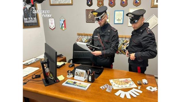 Bedonia: sorpreso in paese con un borsone dove all’interno nascondeva hashish e psicofarmaci.  Arrestato 23enne straniero 