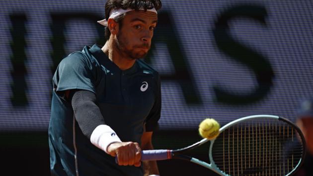 Roland Garros, Musetti batte Navone 4-6 6-4 6-3 6-2 e vola ai quarti