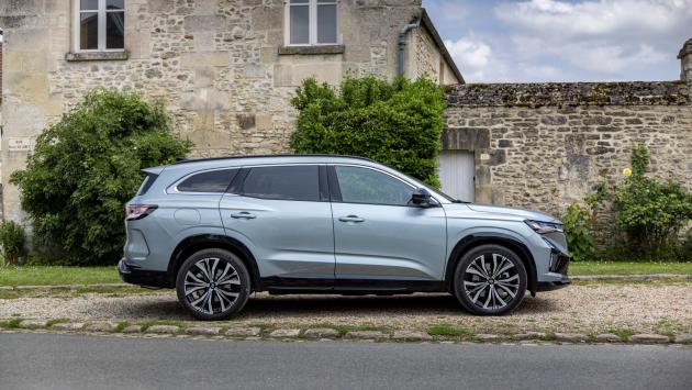 Renault Espace, full hybrid E-Tech da 200 Cv. Ecco come va