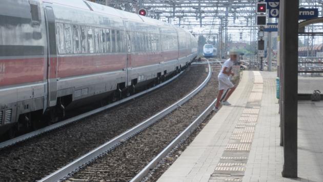 Due treni sui binari… E c’è un “intruso