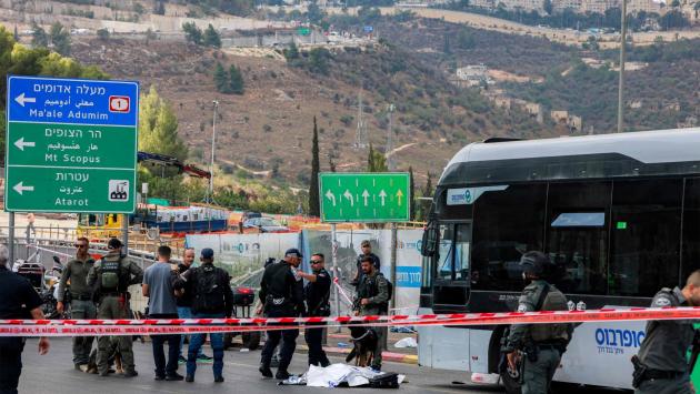 Attentato a Gerusalemme, terroristi salgono sul bus e fanno fuoco: «4 morti e almeno 15 feriti» |
