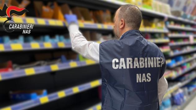 Nas di Parma: sequestrati 34 kg di alimenti scaduti per animali 