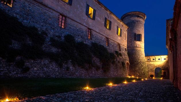 Visita notturna al castello di Scipione alla scoperta dei suoi luoghi segreti