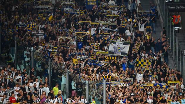 Tifosi gialloblu insieme a Cremona