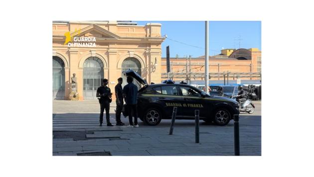 Guardia di finanza Parma: controlli nella “zona rossa” del quartiere San Leonardo