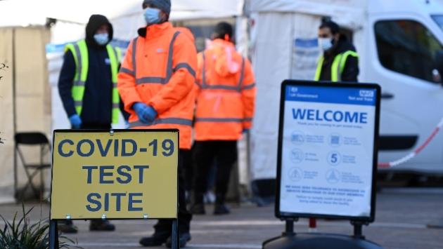 Test prima di partire per la Gran Bretagna: proteste del settore aereo