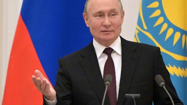 Putin a Macron: "Siamo ancora aperti a un dialogo con Kiev, ma l'Europa ignora i crimini di guerra dell'Ucraina"