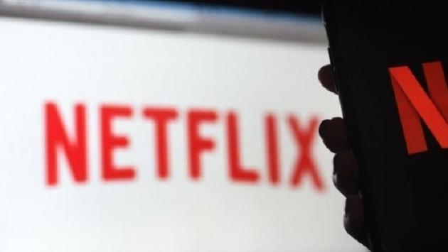 Netflix verso l'addio agli account condivisi: sono 100 milioni nel mondo