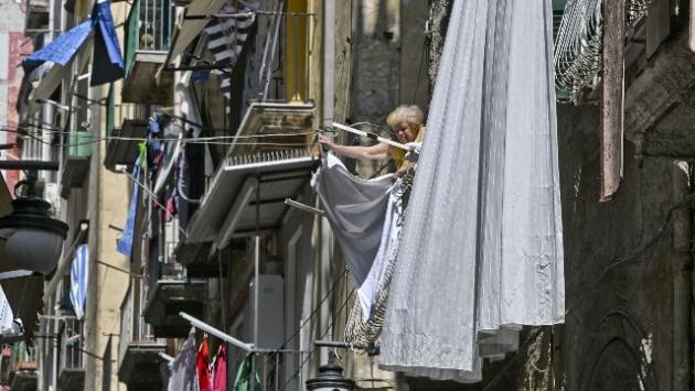 Niente più panni stesi a Napoli? Divieto scongiurato
