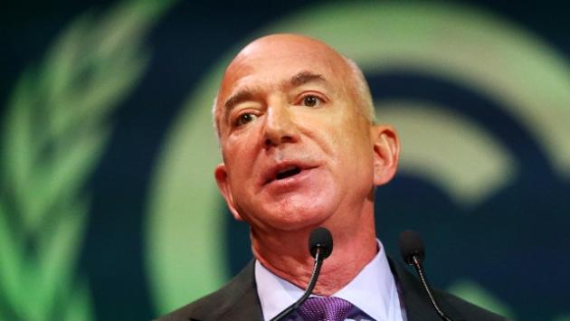 Jeff Bezos promette che donerà in beneficenza la maggioranza della sua ricchezza (124 miliardi di dollari)