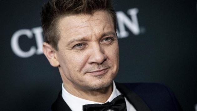 Jeremy Renner  potrebbe subire l'amputazione di una gamba