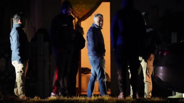 Donna uccisa in Polesine, è stato un incidente: il figlio di 8 anni ha preso la pistola ed è partito un colpo 