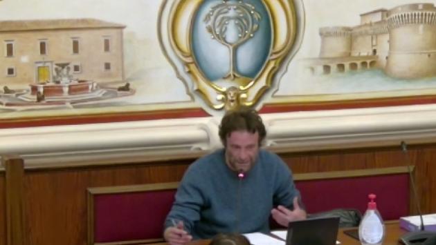 Migranti: consigliere Senigallia salpa con nave ong, basta morti
