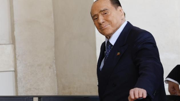 Berlusconi chiama i vertici di Fi, il Paese ha bisogno di noi