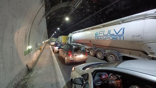 Lunghe code in AutoFiori nel Savonese: cantiere rimosso fino all'Epifania