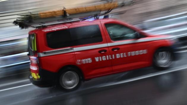 Maltempo: frana sfiora uno scuolabus in Liguria