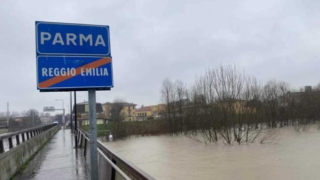 Superati gli 11 metri: chiuso il ponte sull'Enza a Sorbolo 