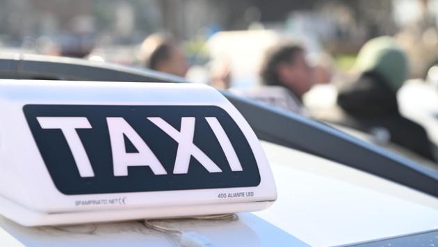 Tassista nega la corsa ad una coppia non vedente, sanzionato