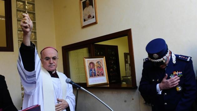 Il Dicastero per la Dottrina della Fede convoca monsignor Viganò. E' accusato di scisma