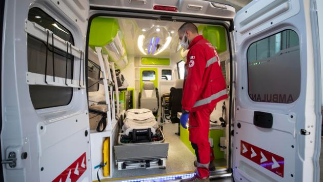 Trovata impiccata in doccia, il compagno indagato per omicidio 