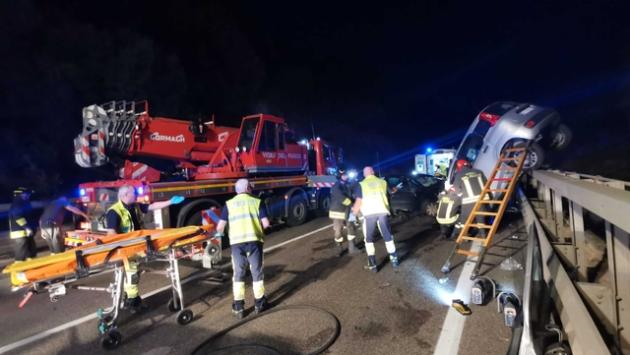 Scontro frontale tra auto: muore 21enne, due feriti gravi  nel Frusinate