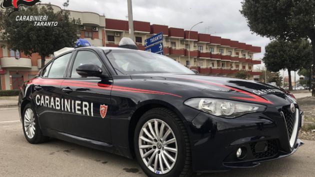 In quattro su una Smart che si ribalta: muore una bimba, era in braccio alla madre. Conducente senza patente, veicolo non assicurato 