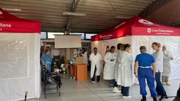 Ong, la nave Ocean Viking è sbarcata a Ravenna con 47 migranti: 5 arriveranno a Parma 
