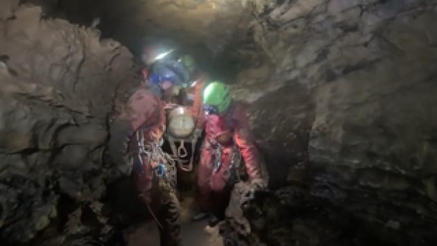 Accelera il recupero della speleologa bloccata nel Bergamasco 