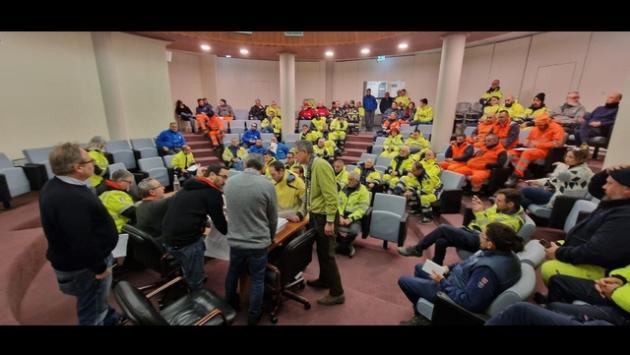 Ad Ancona tecnici al lavoro per il ripristino del gas