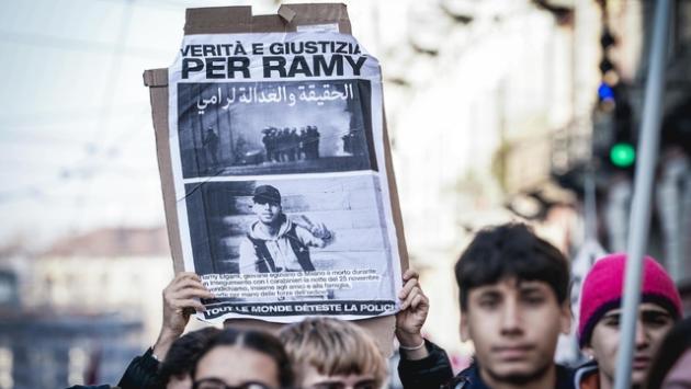 Caso Ramy, in tv il video dell'impatto fra la gazzella dei carabinieri e lo scooter. Gli avvocati della vittima: "E' omicidio volontario" 
