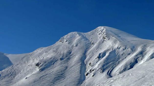 Valanga sull'Appennino reggiano travolge due persone, in salvo
