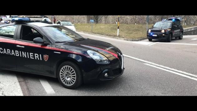 Spara alla gamba a un 25enne e fugge: giovane fermato nel Milanese