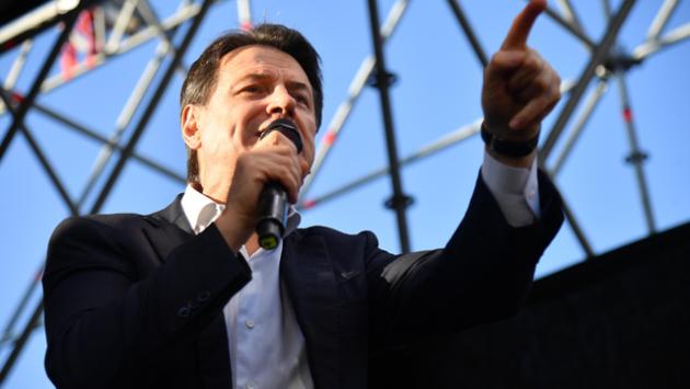 Conte, Meloni spende miliardi in armi e si scorda degli italiani