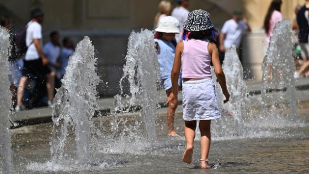 Ancora 24 ore afa poi temporali, grandine e meno caldo al Nord