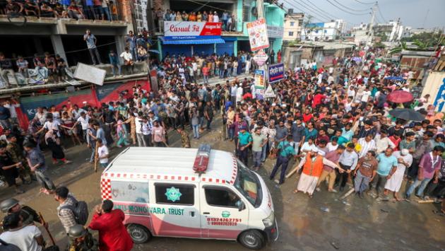 Aereo caduto su scuola in Bangladesh, bilancio sale a 27 morti